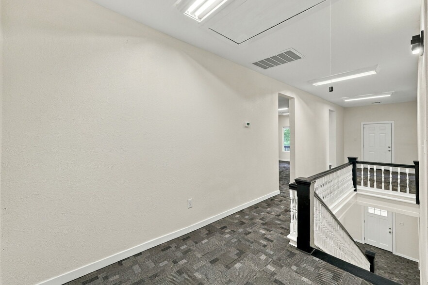 More Photos Of 125 N San Marcos, San Antonio Office Residential For Sale