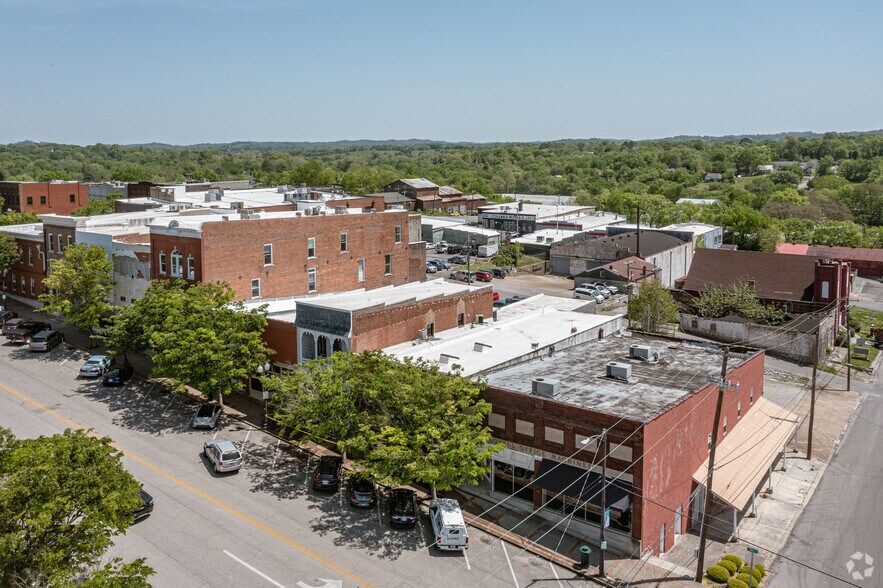 More Photos Of 120 W 7th St, Columbia Storefront Retail Office For Lease
