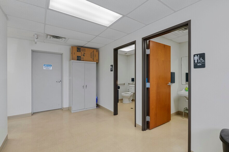 More Photos Of 685 Corgey Rd, Pleasanton Manufacturing For Lease