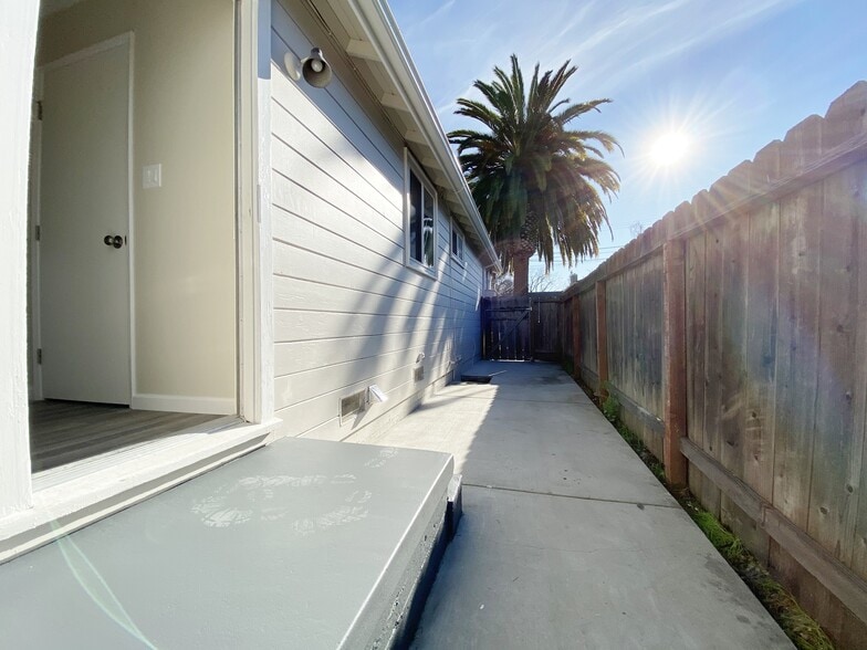 More Photos Of 227 Madrone St, Redwood City Apartments For Sale