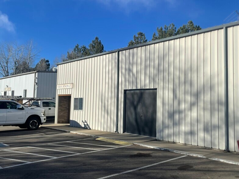 More Photos Of 3310-3320 S Knox Ct, Englewood Research And Development For Lease