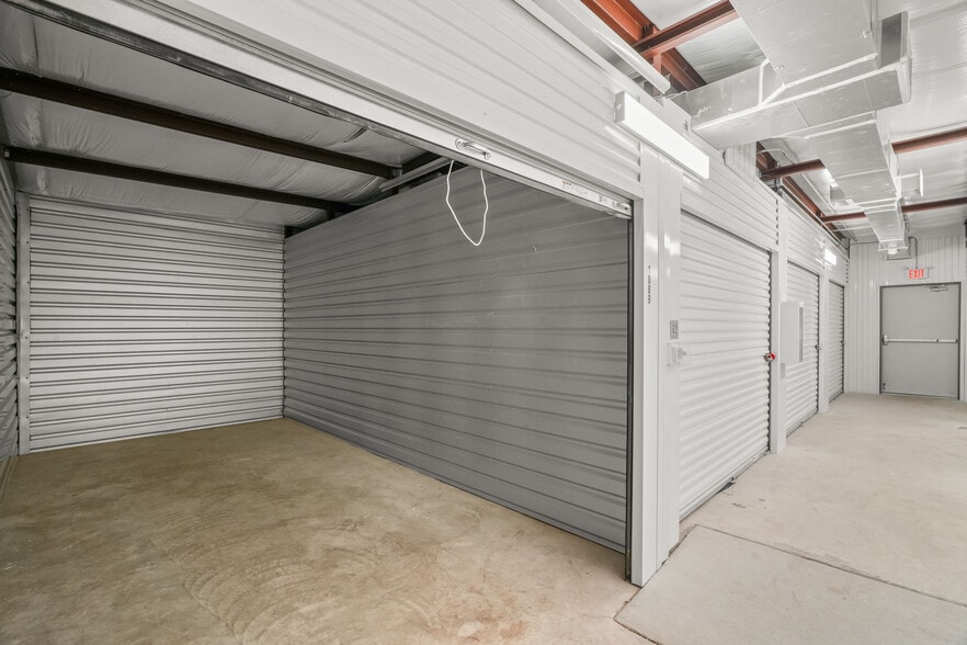 More Photos Of 14150 Pebble Hills Blvd, El Paso Self Storage For Sale