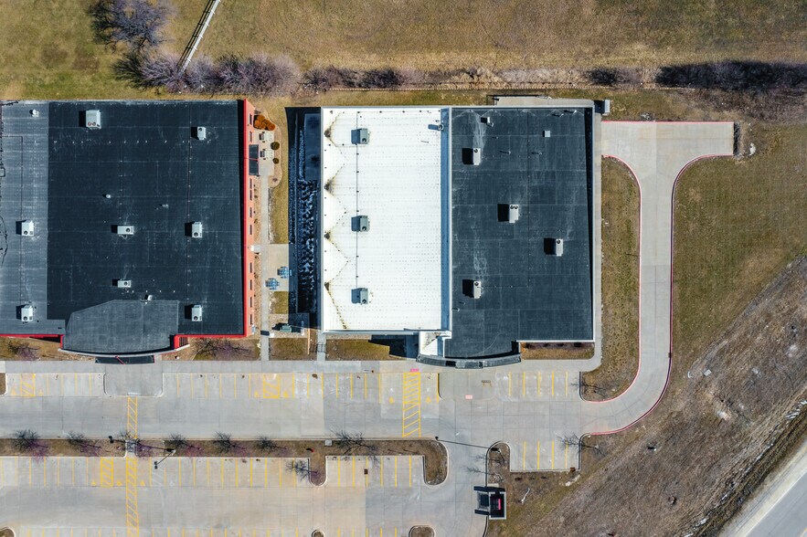 More Photos Of 2301 Jones Blvd, Coralville Medical For Lease
