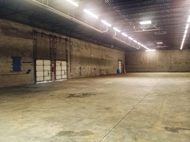 More Photos Of 1133-1135 W Portage Trail Ext, Cuyahoga Falls Warehouse For Lease