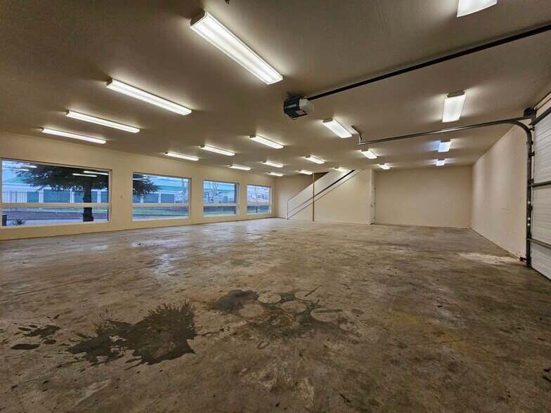 More Photos Of 5125 Wittenberg Ln NE, Salem Medical For Sale