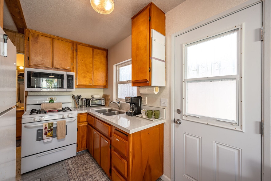 More Photos Of 830-832 Pismo Ct, San Diego Apartments For Sale