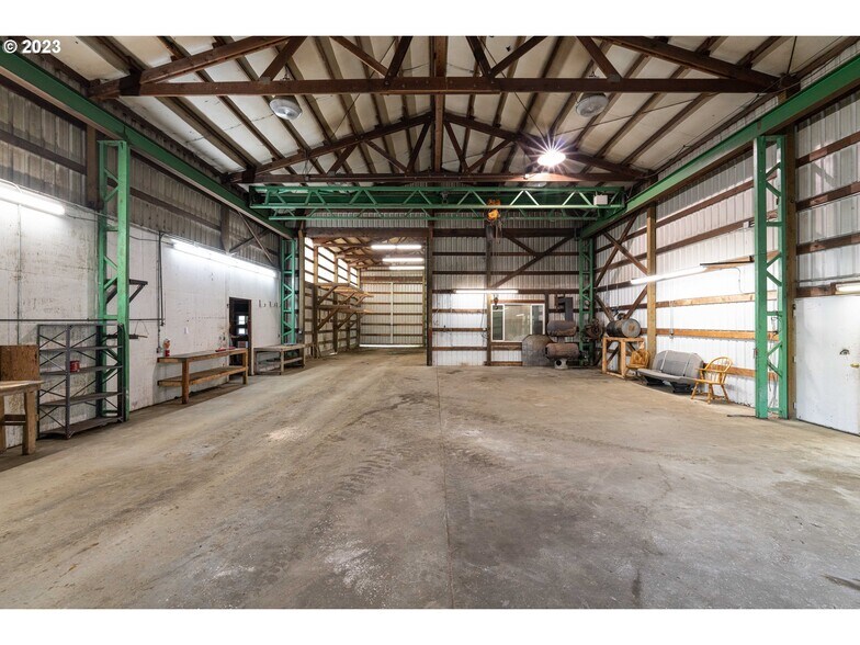 More Photos Of 94755 Quiet Valley Ln, Myrtle Point Warehouse For Lease