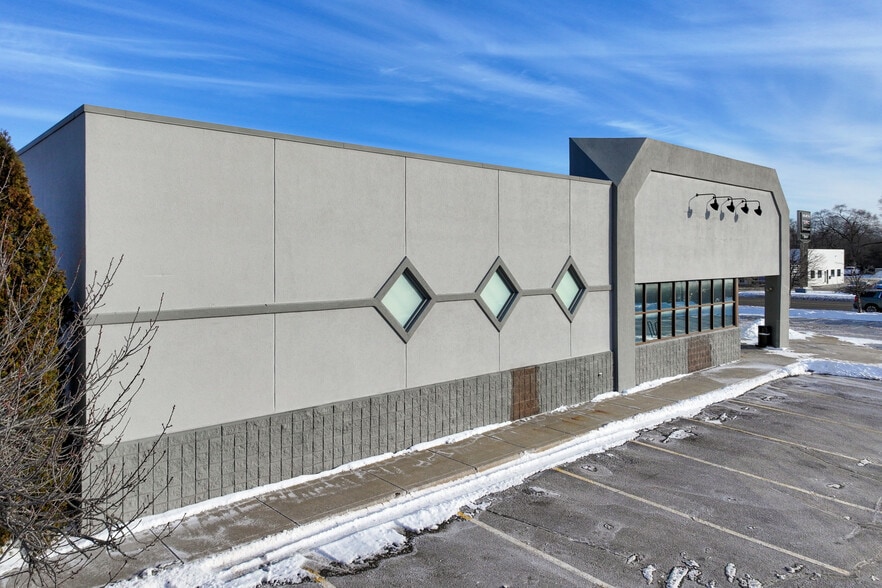 More Photos Of 117 N Mission St, Mount Pleasant Drugstore For Sale