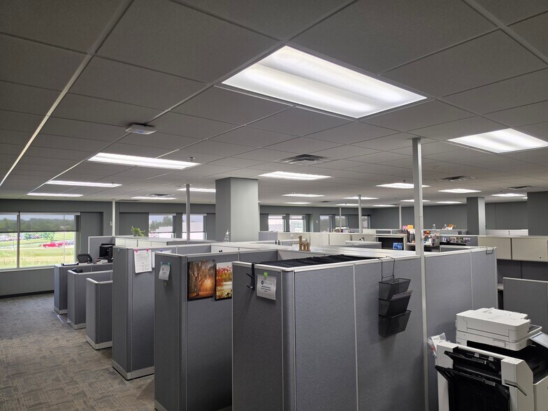 More Photos Of 415 Crosslake Dr, Evansville Office For Lease