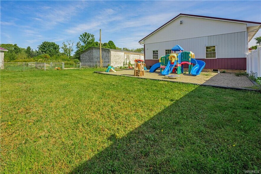 More Photos Of 6115 1st St, Newfane Office For Sale