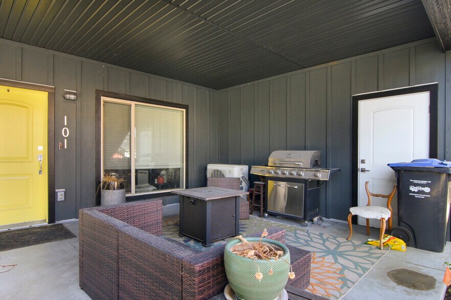 More Photos Of 120 Calgary Av, Penticton Apartments For Sale