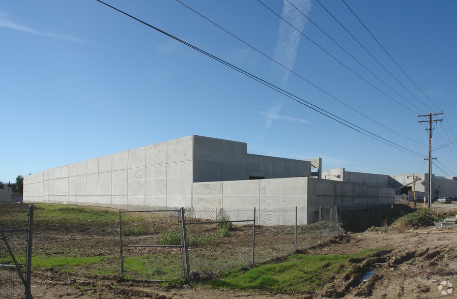 More Photos Of 6638 Doolittle Ave, Riverside Warehouse For Sale