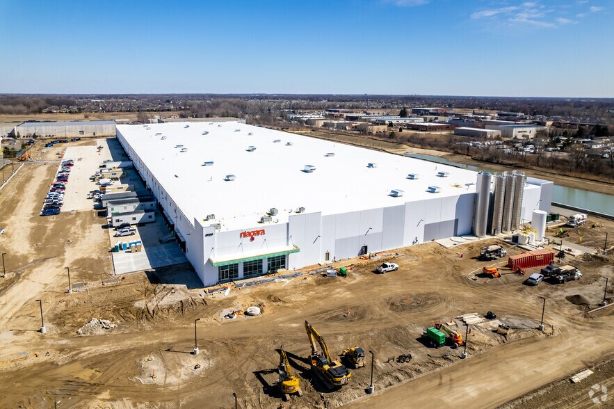 More Photos Of 50570 Birch Dr, Shelby Township Manufacturing For Lease
