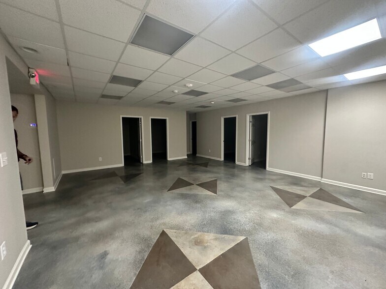 More Photos Of 5920 Odell St, Cumming Office For Sale