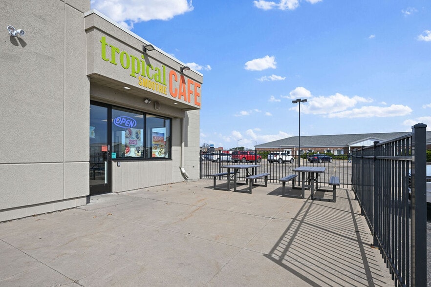 More Photos Of 1951-1981 S 8th St, Wisconsin Rapids General Retail For Sale