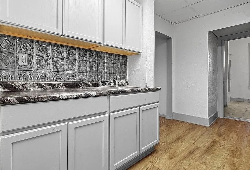 More Photos Of 2199 Lansing St, Detroit Apartments For Sale