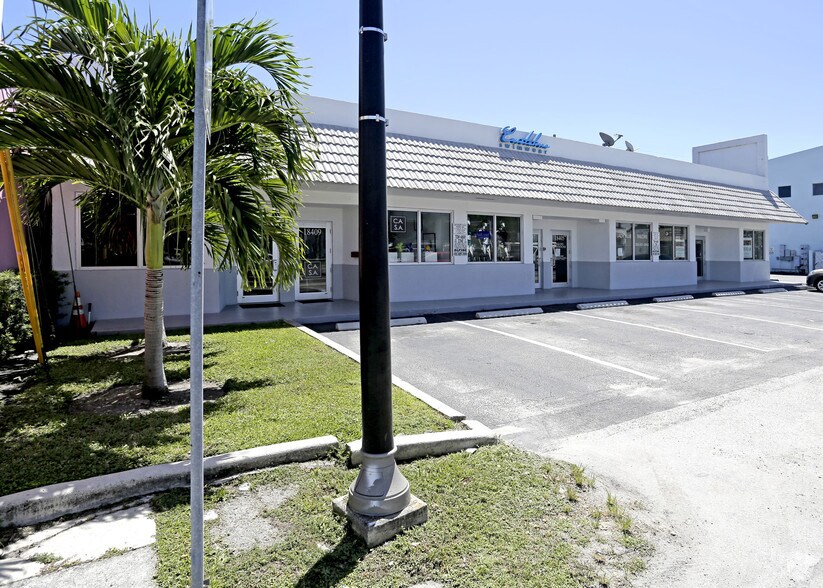 Primary Photo Of 18401-18417 W Dixie Hwy, North Miami Beach Storefront For Lease