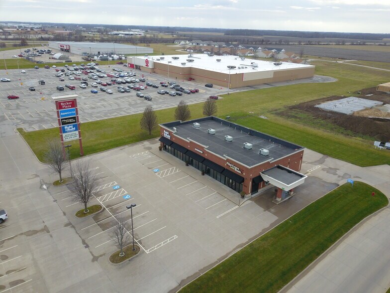 More Photos Of 403 S Gear Ave, West Burlington General Retail For Lease