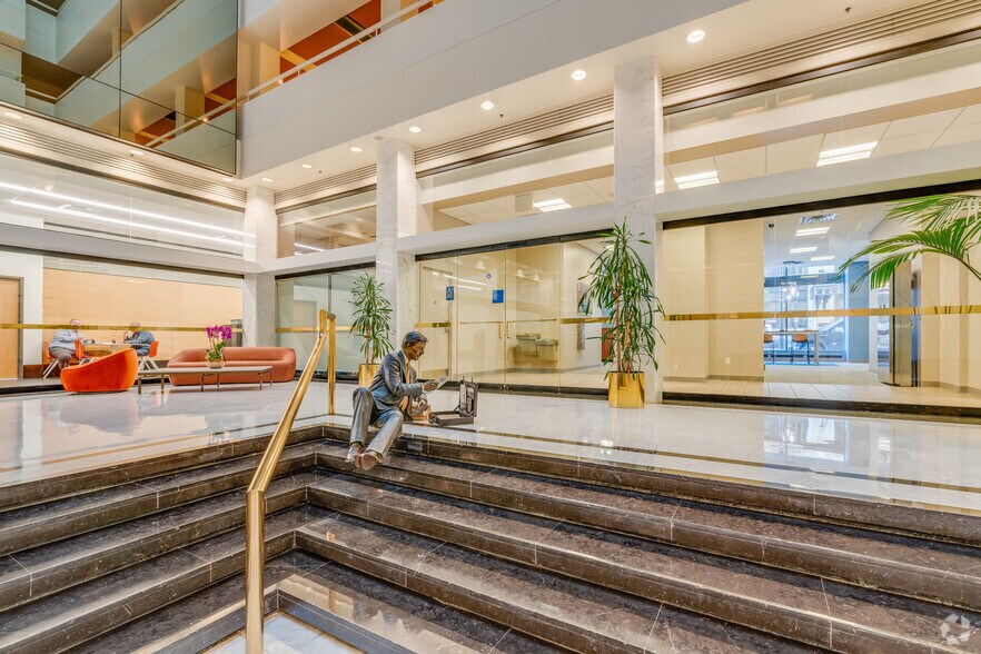 More Photos Of 321 S Boston Ave, Tulsa Office For Lease