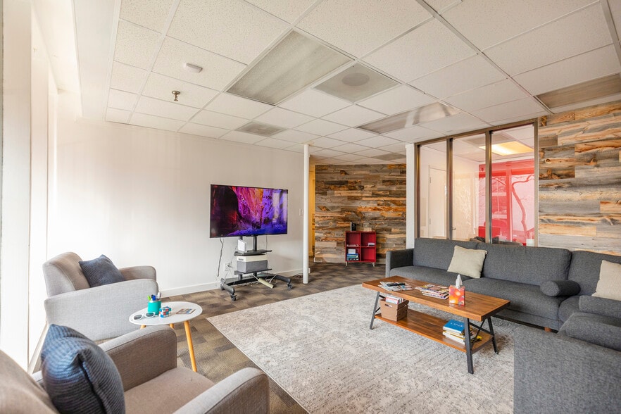 More Photos Of 2321 P St, Sacramento Office For Lease