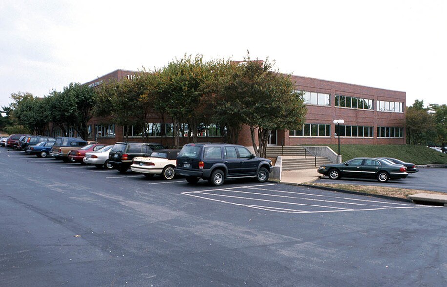 More Photos Of 11500 Olive Blvd, Creve Coeur Office For Lease