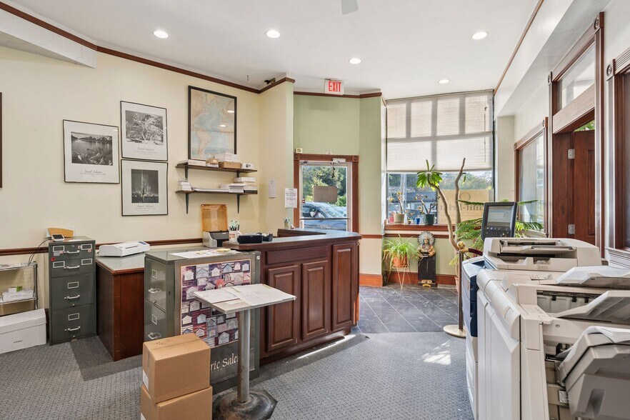 More Photos Of 40 Boston St, Salem Office For Lease