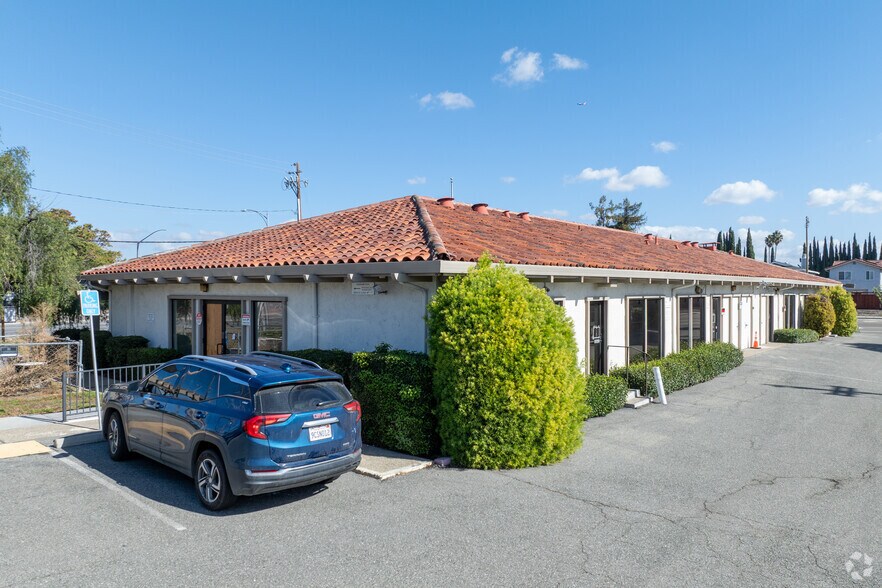 More Photos Of 554 Blossom Hill Rd, San Jose Office For Sale
