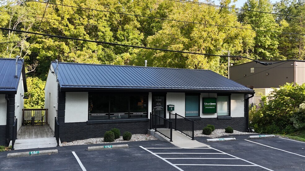 More Photos Of 1522 Oakhurst Dr, Charleston Office For Sale