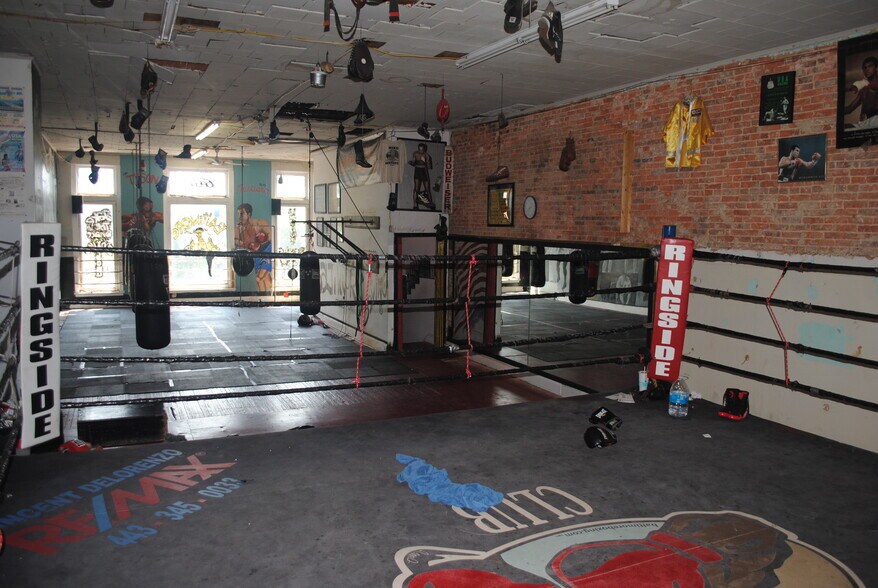 More Photos Of 506 S Broadway, Baltimore Storefront Retail Office For Lease