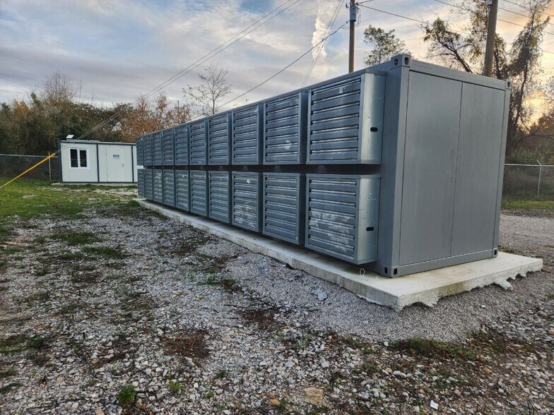 More Photos Of 520 Clay-Leslie Park Rd, Manchester Warehouse For Sale