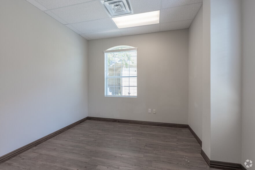 More Photos Of 3201 Cross Timbers Rd, Flower Mound Medical For Sale