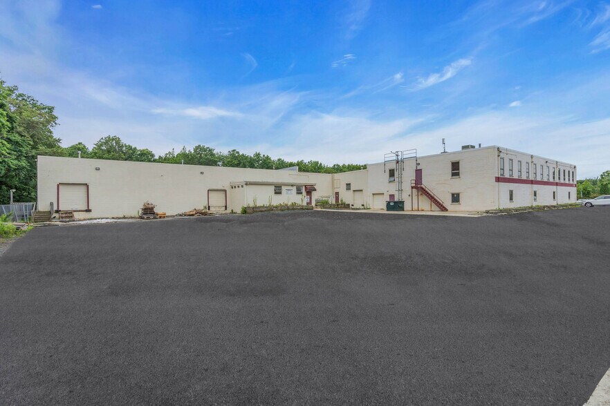 More Photos Of 225 County Road 522, Manalapan Township Industrial For Sale