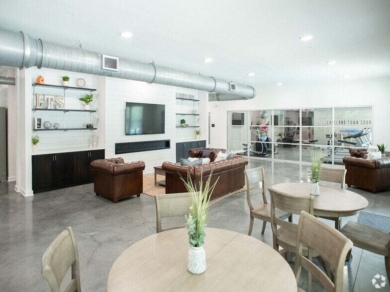 More Photos Of 4815 Market Green Pl W, Lakeland Apartments For Sale