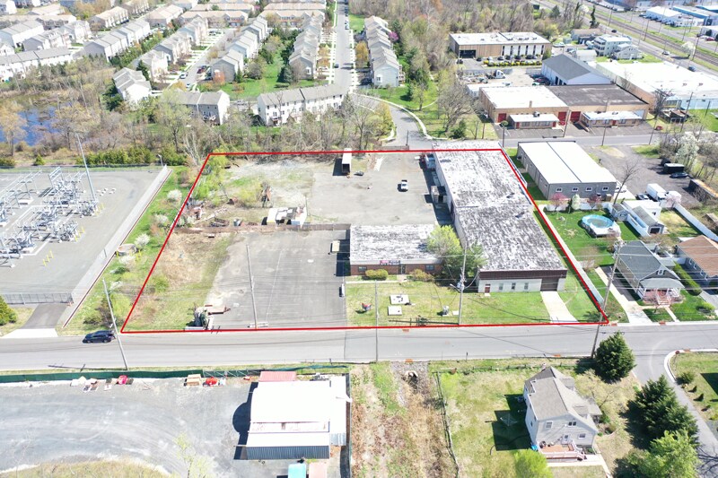 More Photos Of 460-464 N Randolph Ave, Cinnaminson Warehouse For Lease
