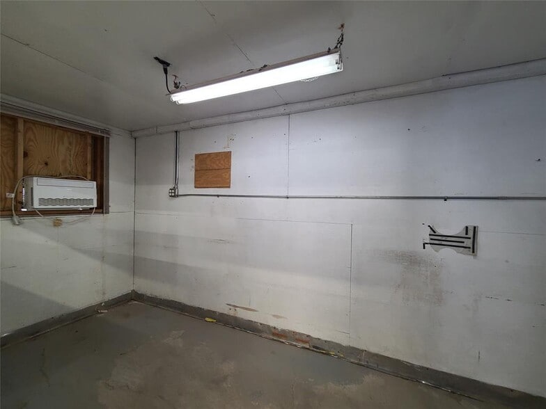 More Photos Of 4547 State Route 52, Jeffersonville Auto Repair For Sale