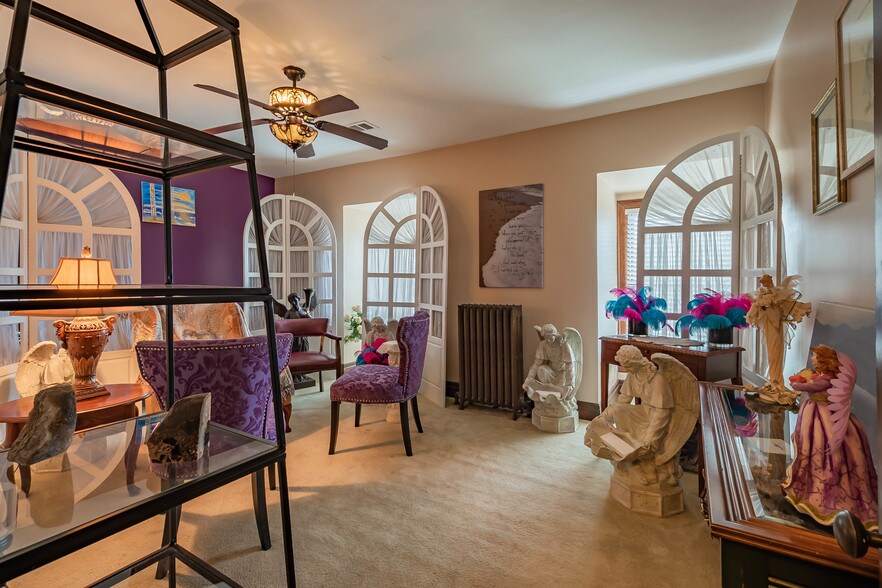 More Photos Of 7505 Saltsburg Rd, Pittsburgh Restaurant For Sale