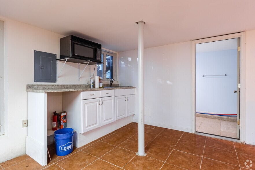 More Photos Of 3136 Clairmont Rd NE, Brookhaven Medical For Sale