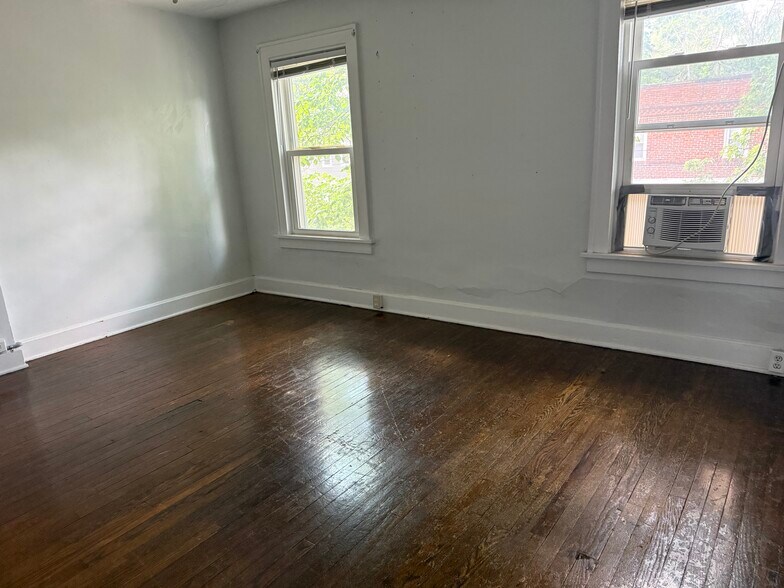 More Photos Of 2054 N 4th St, Columbus Apartments For Sale