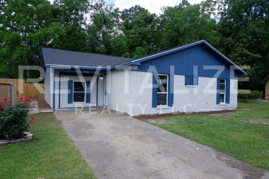 More Photos Of Downtown, Mobile Specialty For Sale