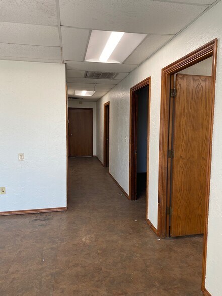 More Photos Of 400 S Eagle Ln, Oklahoma City Warehouse For Lease