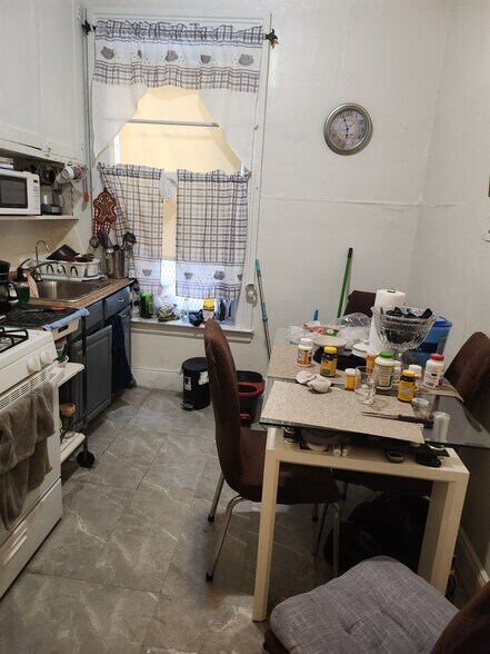 More Photos Of 403 Broadway, Brooklyn Apartments For Sale