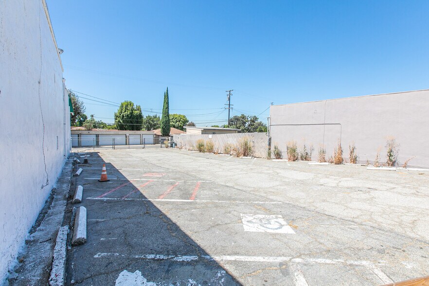 More Photos Of 11456-11464 Whittier Blvd, Whittier Restaurant For Sale