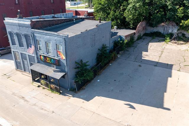 More Photos Of 854 Washington St, Burlington Bar For Sale