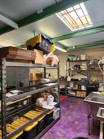 More Photos Of 3102 Los Arboles NE ave, Albuquerque Industrial For Sale