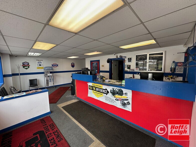 More Photos Of 1544 E Market St, Akron Auto Repair For Sale