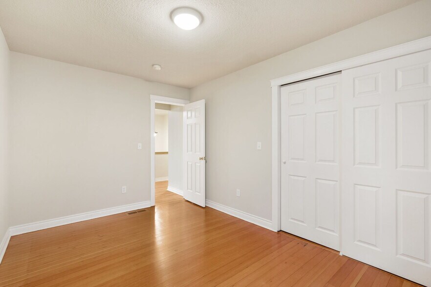 More Photos Of 7307 SW Capitol Hwy, Portland Office Residential For Sale
