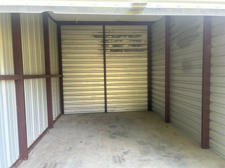More Photos Of 318 Alexander Rd, Long Beach Specialty For Sale