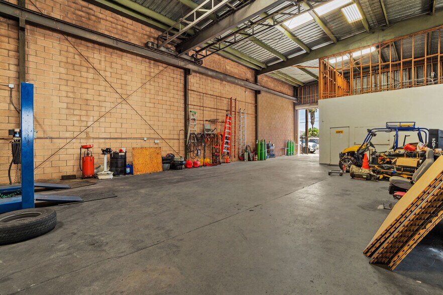 More Photos Of 484 E Redlands Blvd, San Bernardino Auto Repair For Sale