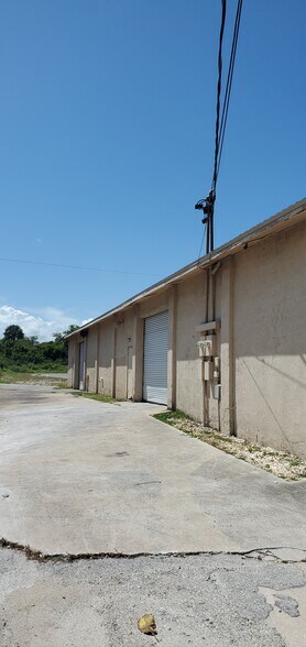 More Photos Of 5152-5160 Dixie Hwy NE, Palm Bay Light Manufacturing For Lease