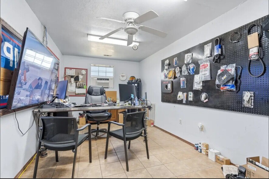 More Photos Of 10814 Ace Ln, Marietta Warehouse For Sale